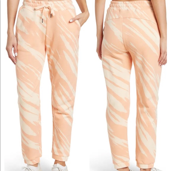 NWT Sweaty Betty Essentials Sweatshirt and Joggers Set - Picture 3 of 16